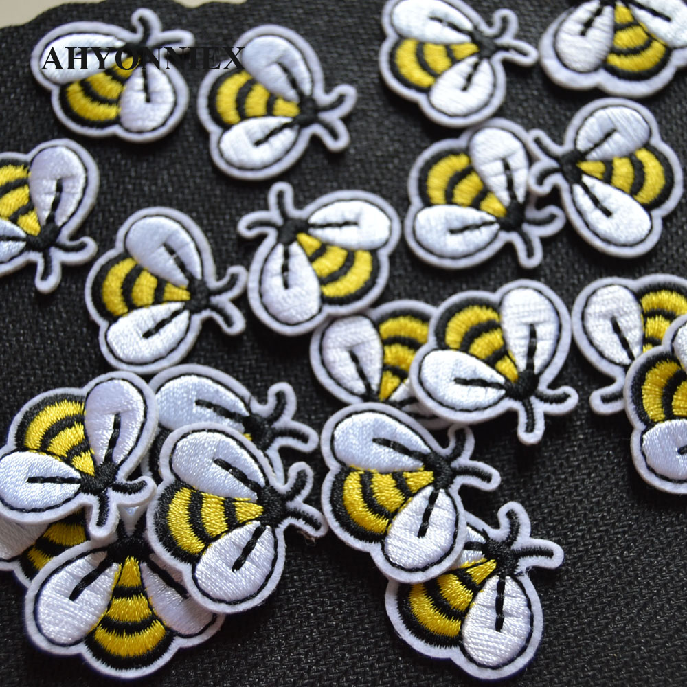 Embroidery Letter M - 10 stks/partij Kleine Gele Bee Patch