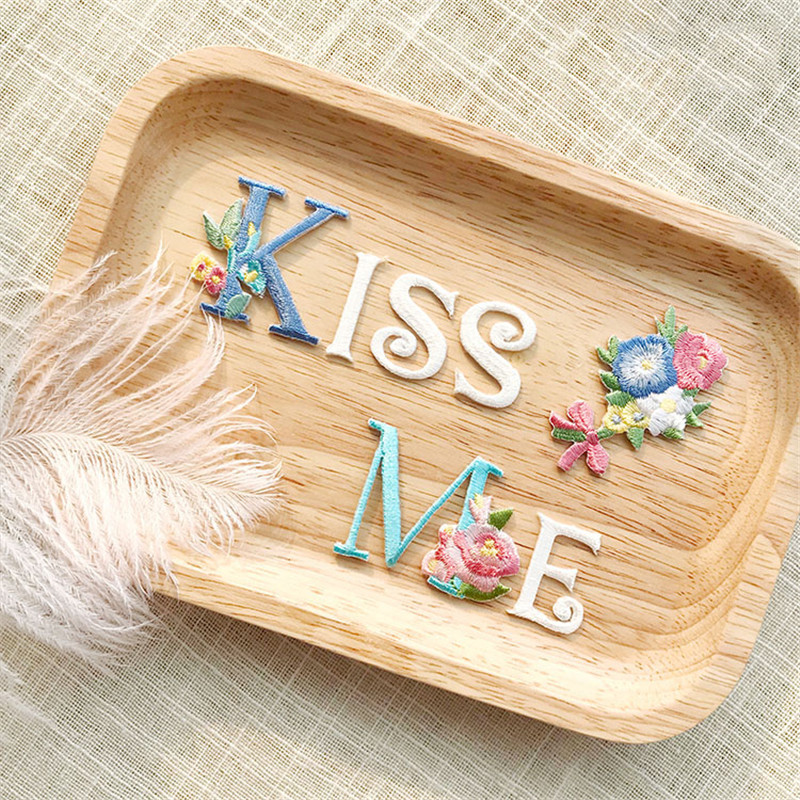 Prachtige Engelse letter cake  - Embroidery Letter M recensie en prijs